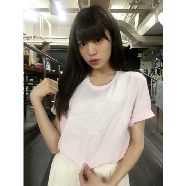 志田友美（ゆうみん）のインスタグラム：「今日の名古屋でのツアーのラフスタイル♡ これも実は仮面ライダーなのだよ☺️💕 シンプルでかわいー☆ #ootd_WITH @GU_global #GU_PR #GUTL」