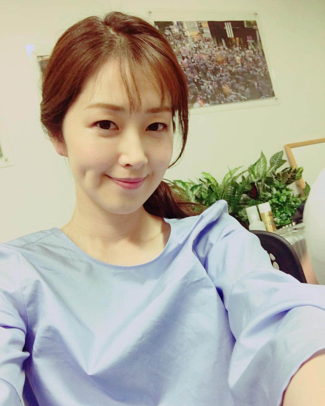 笛木優子のインスタグラム：「仕事を終え テレビでバレー応援してます🌠📺‼️ がんばれ〜〜💖」