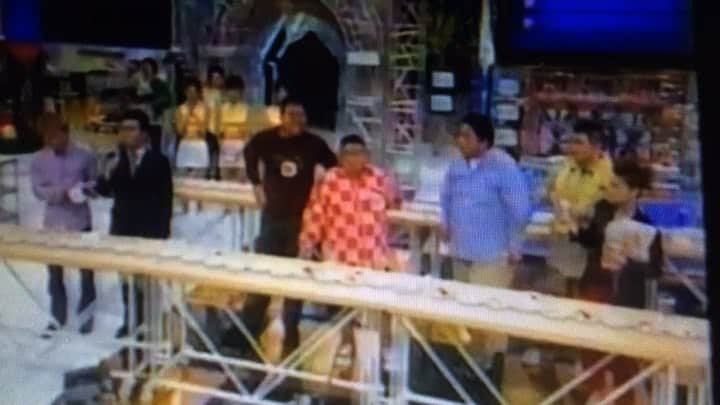 小林尊のインスタグラム：「2001年 感謝祭  寿司120貫3分 🍣🍣🍣🍣 Sushi demonstration on TV. #オールスター感謝祭  #大胃王 #competitiveeating #eatingchallenge #competitiveeater」