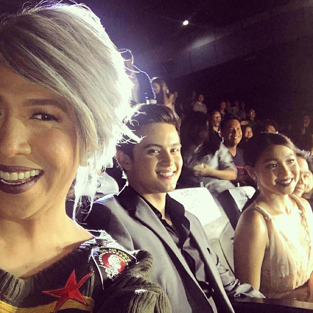 バイス・ガンダさんのインスタグラム写真 - (バイス・ガンダInstagram)「Faney mode!!! Congrats JaDine!!! #ThisTime」5月5日 23時32分 - vicegandako