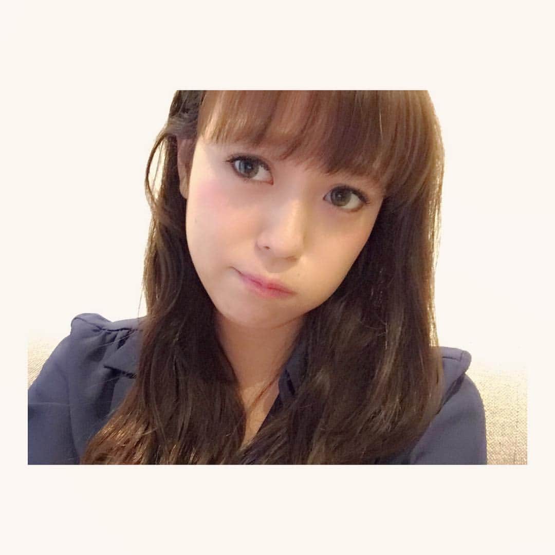 城田理加のインスタグラム：「たまーにつけたくなるんだけど なにか違和感🤔 合うカラコン模索中💭 #カラーコンタクト #カラコン」