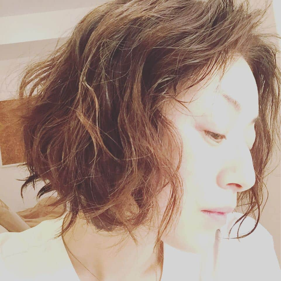 高岡早紀 さんのインスタグラム写真 - (高岡早紀 Instagram)「パーマしてみたよ。 #sakitakaoka  #高岡早紀 #twiggy #松浦美穂」5月6日 19時35分 - saki_takaoka