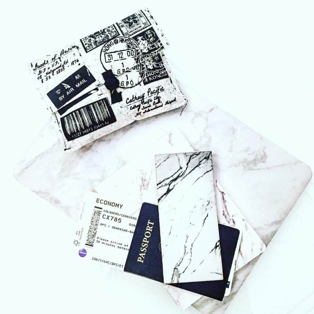 ケースシナリオのインスタグラム：「#tgif time to travel! #travel #marble #charger #gadget #style #hongkong #monaco #paris #newyork #london #rio #miami #shanghai #singapore #rome #singapore Thank you for the pic @carrielauren 🙏🏼」