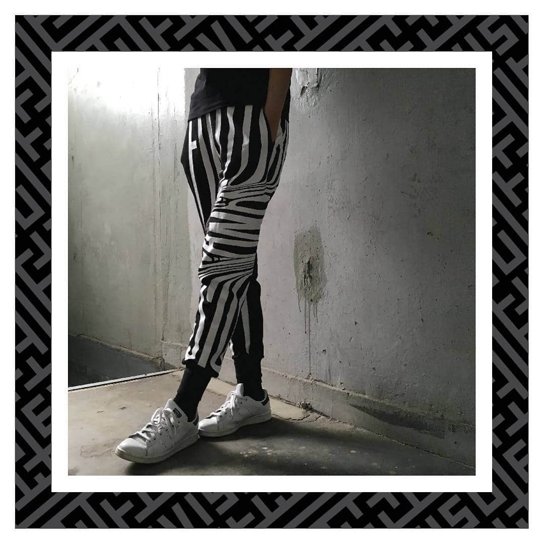 のインスタグラム：「Today #outfit : #Black #Fusion #Print #Sweatpants  #EVISU #EVISUSS16 #Fashion #Female  Available now offline and online at EVISU.COM  Product Code: 1ESPLW6SP524XX-BLKX」
