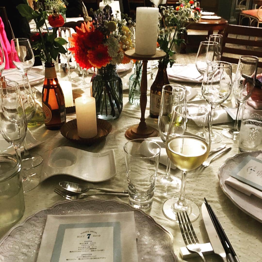 志摩有子さんのインスタグラム写真 - (志摩有子Instagram)「本日はお日柄もよく。さきちゃん、ご結婚おめでとう！末永くお幸せに❤️ #終日LOVE」5月7日 16時15分 - ariko418