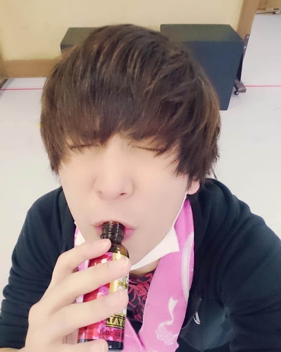 仲田博喜のインスタグラム：「#栄養ドリンク #喉に染みた #ビックリ」