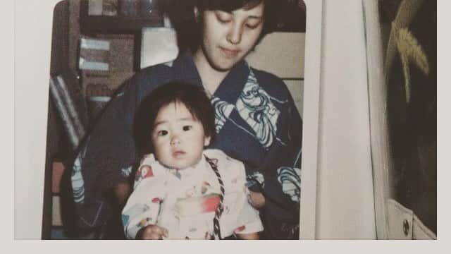 笛木優子さんのインスタグラム写真 - (笛木優子Instagram)「おかあさんいつもありがとうがらし。 🌹🌹🌹#어버이날#mothersday#parentsday」5月8日 21時33分 - yukofuekiyumin