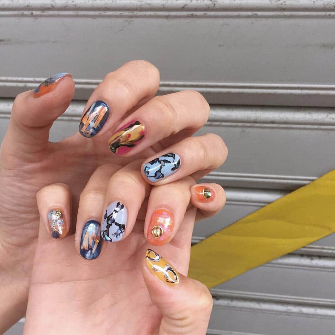 Hello♡のインスタグラム：「お気に入りです💟💟 @relum.official  #relum #nail #art」