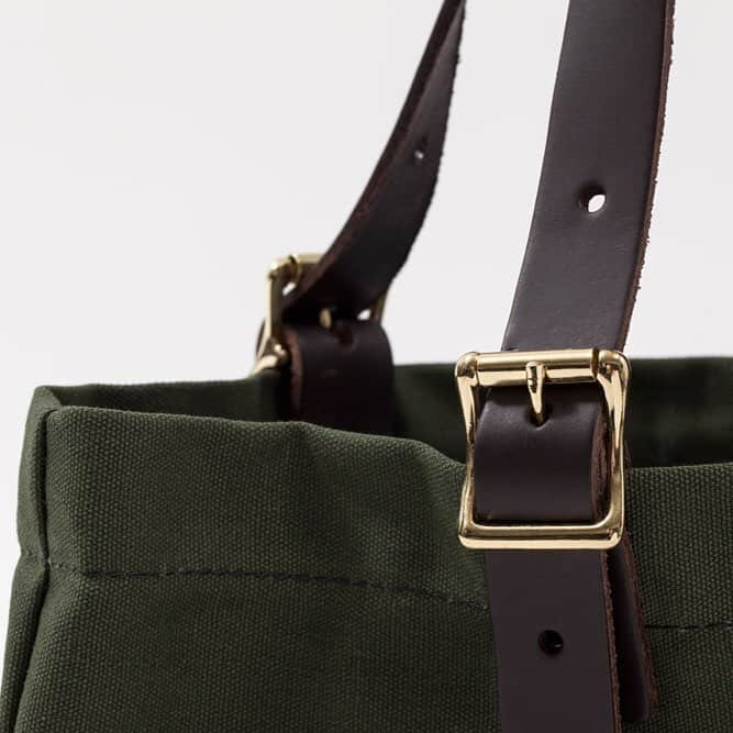dia STANDARDのインスタグラム：「使うほどに現れる表情の変化も愛着が深まります。  DULUTH PACK トートバック ￥21,000（税別）  #diaSTANDARD #dailySTANDARD #DULUTHPACK #WEAR #STANDARD #PHOTOOFTHEDAY #PICOFTHEDAY  #INSTADAILY #INSTAGOOD #LIKE #ダルースパック #バック #スタンダード @duluthpack  www.diastandard.com」