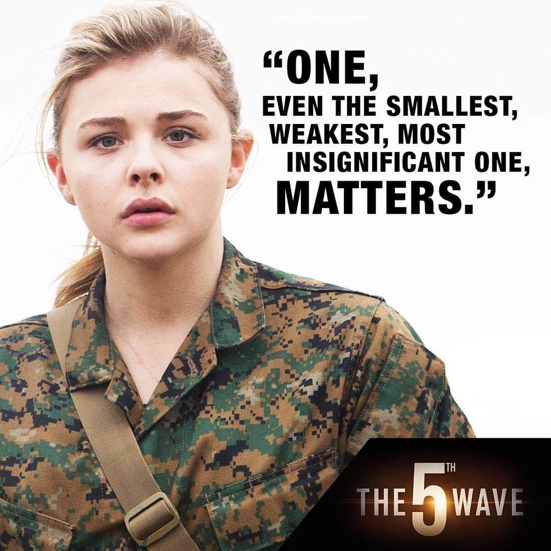 フィフス・ウェイブのインスタグラム：「A tiny star can be an explosive force #MondayMotivation  #5thWaveMovie」