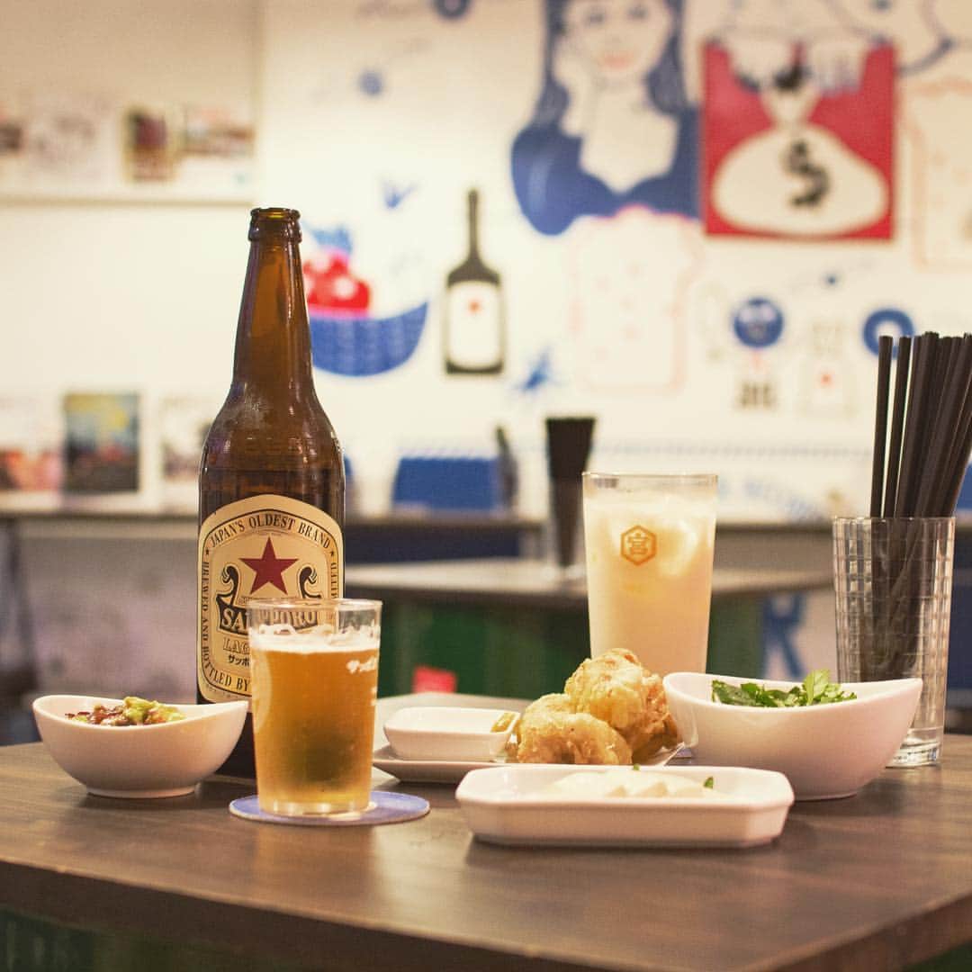 Food & Design Post のインスタグラム：「#新代田 #LFR #えるえふる #立ち飲み #japanesefood #tokyo #recordshop #standingbar」