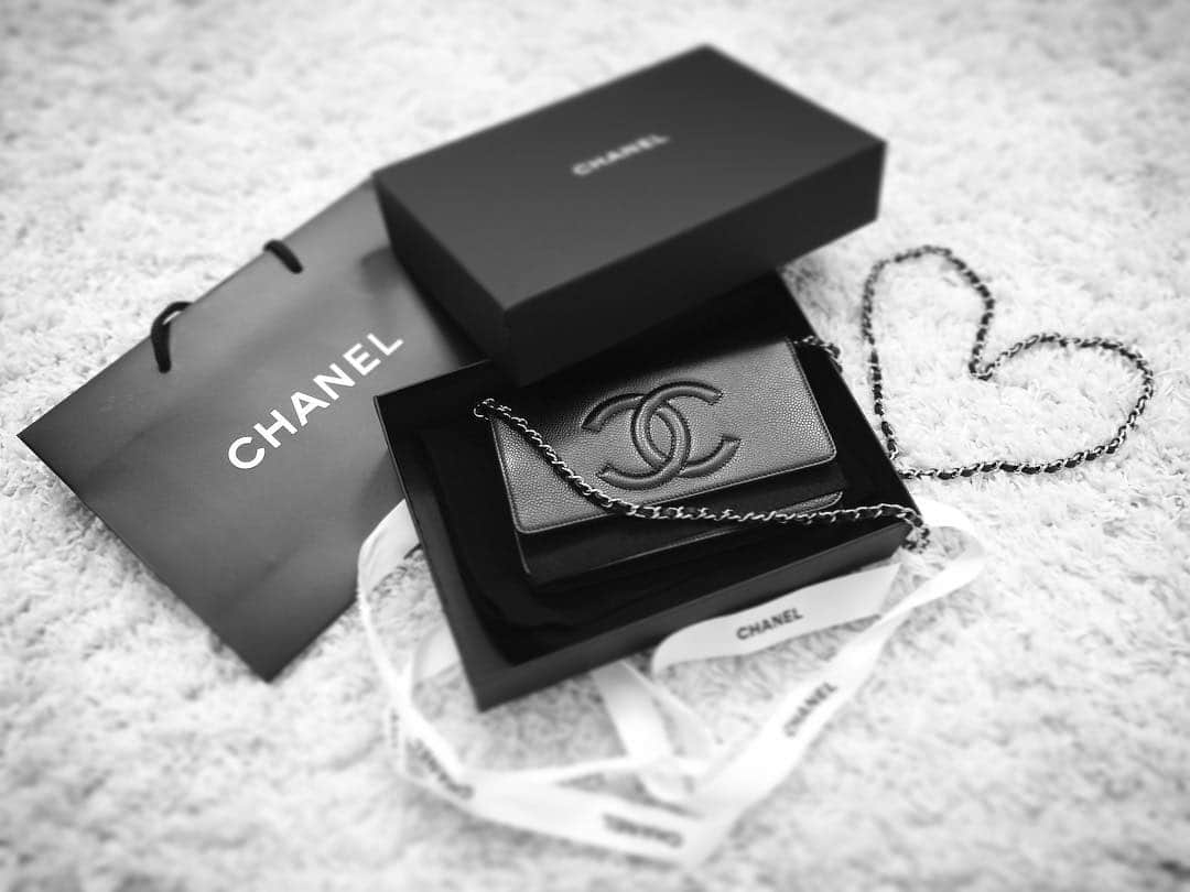 加織さんのインスタグラム写真 - (加織Instagram)「うれしー うれしー うれしー ありがと💋💋💋 #chanel」5月11日 9時55分 - kaori_0723