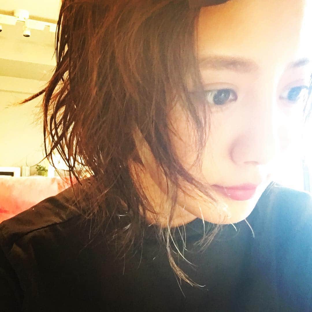 夏菜さんのインスタグラム写真 - (夏菜Instagram)「濡れ髪いえーい。 ゆるーいパーマも良い感じ。」5月11日 19時50分 - natsuna_official