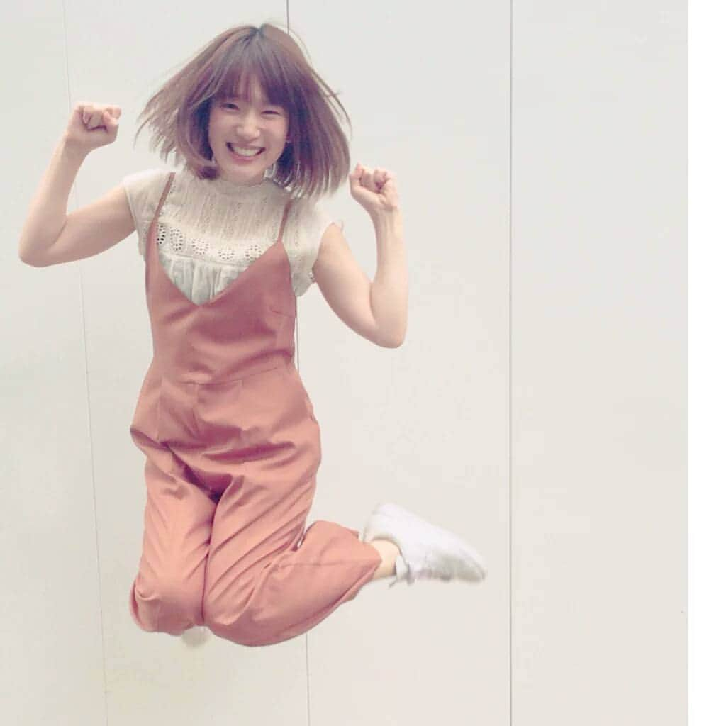 内田真礼のインスタグラム：「今日はレゾナントハート！ 発売日です！やったー！！」