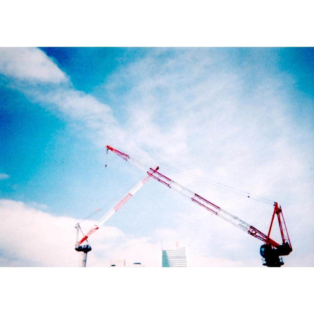 宮﨑香蓮さんのインスタグラム写真 - (宮﨑香蓮Instagram)「. 天高く！☀︎ . #写ルンです #カレンの写ルンです」5月12日 9時51分 - karen_miyazaki_official