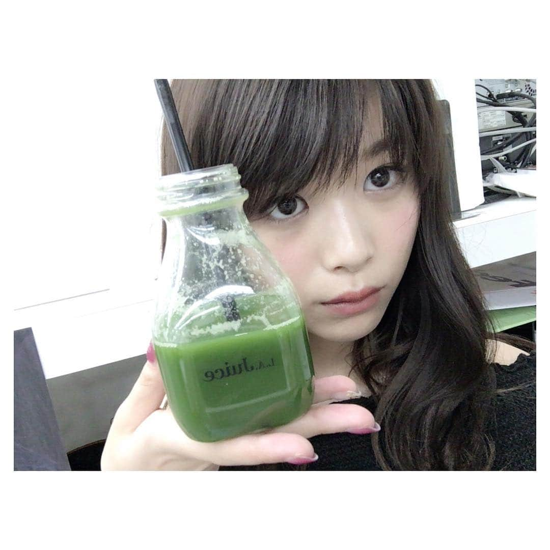 馬場ふみかさんのインスタグラム写真 - (馬場ふみかInstagram)「. L.A.Juice  広尾に新しくできた  コールドプレスジュースのお店に  仕事の合間に行ってきました  ボトルもかわいくて  味も飲みやすくて気に入りました！  事務所から近いからまた行こ〜  #lajuice #coldpressedjuice」5月12日 16時04分 - fumika_baba