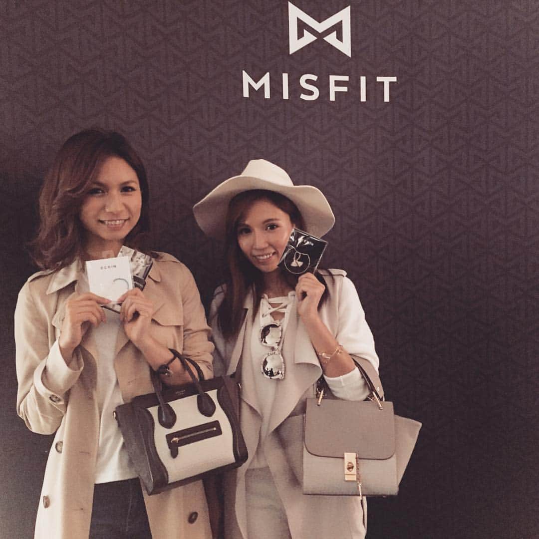 中川紗耶加のインスタグラム：「フォッシルジャパンさんより、これから発売される新商品✨MISFITの新作発表パーティーに行ってきたよ♡ MISFIT RAY本当すごい！活動量計、睡眠時間の管理、電話ならせたり着信教えてくれたり、写真も撮れるし、いろいろビックリ❗️✨♥️ 発売されたらすっごく話題になりそう(*≧艸≦)❗️♥️ #misfitjp #フォッシル #新作発表  #パーティー #ミスフィット」