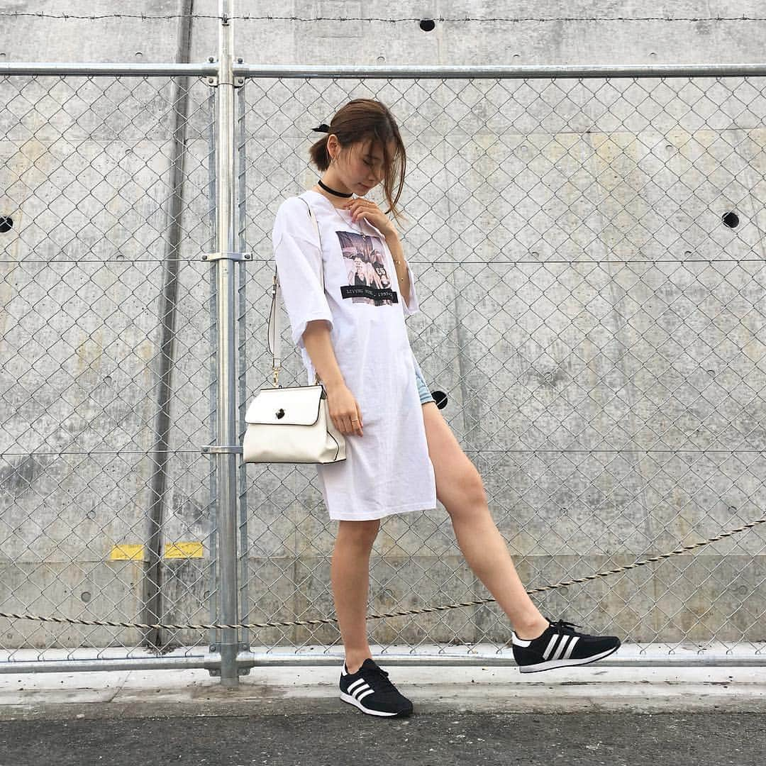 朝日奈央さんのインスタグラム写真 - (朝日奈央Instagram)「横向き🏃🏼🏃🏼🏃🏼 #あさひ私服 #コーディネート #coordinate  #足を #横に #ポーン」5月14日 23時52分 - pop_step_asahi