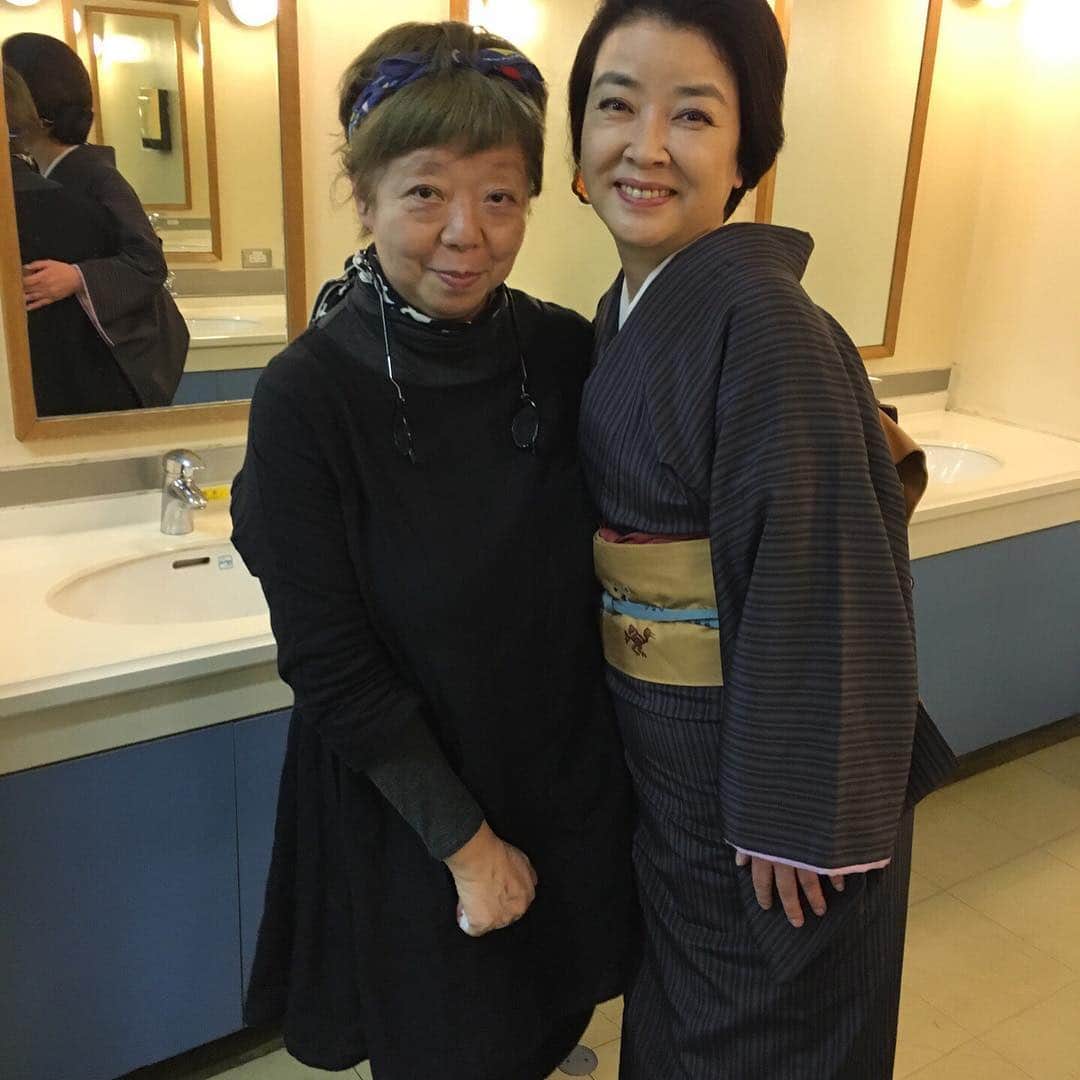 岸本加世子さんのインスタグラム写真 - (岸本加世子Instagram)「トットてれびの全キャストの衣装を手掛けた衣装の大御所！職人！宮本まさ江さんと。 本当に尊敬してます！ありがとうございました。 #トットてれび」5月30日 0時38分 - kayokokishimoto