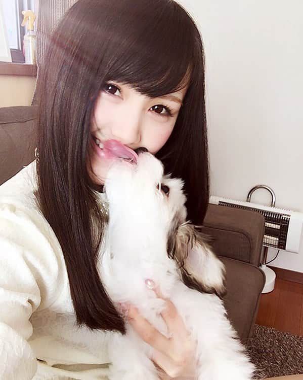 倉持りん（望月さくら）のインスタグラム：「#AV女優 #sexymodel #自撮り女子 #犬」