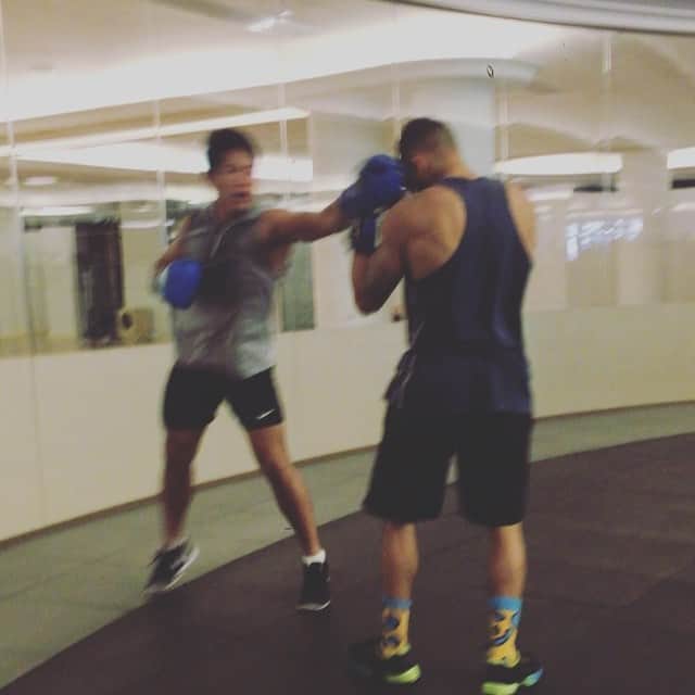 アブドゥル・マティーン王子のインスタグラム：「Back at it again 👊🏾」