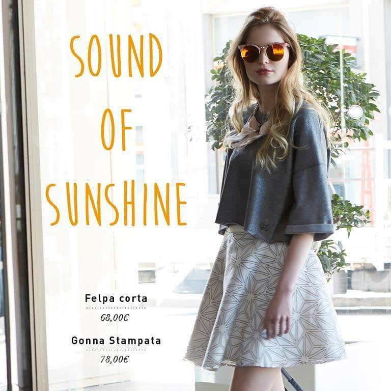 フィックスデザインのインスタグラム：「Let's the Sound of Sunshine! #fixdesign #finallythesun #soundofsunshine #skirt #prints #graphics #sweatshirt #grey #sunglasses #mondaymotivation #shopnowonline」