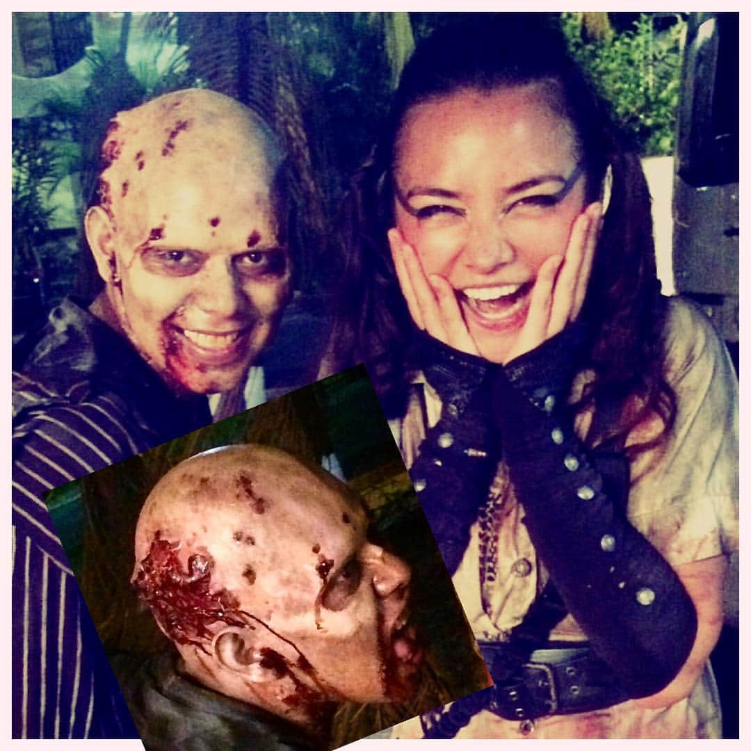 加賀美セイラさんのインスタグラム写真 - (加賀美セイラInstagram)「🔫Normal Zombie X Smiling Zombie😝 #zombies #freaky #tooscarytobekind  #prosphetics #mexico #DeadTrigger 普段怖いゾンビが笑ってくれました、笑 #もっと怖い #ゾンビ  #ゾンビの優しさが怖い #笑 #メキシコ #mexico」5月17日 0時51分 - serakagami