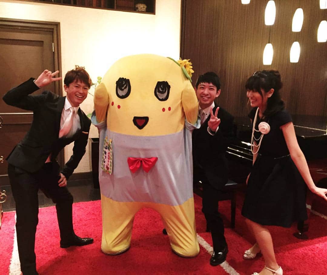 藤田昌代のインスタグラム：「この間のあいちぃ結婚式で、初めて生でふなっしーさんを見ました。 皆を笑顔にするパワーってすごいね(*˘︶˘*).｡.:*♡」