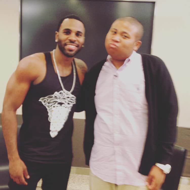 アントニーのインスタグラム：「ジェイソンデルーロ！  #jasonderulo  #こー観ると自分が日本人過ぎる… #同い年 #マッチョになりたい…」
