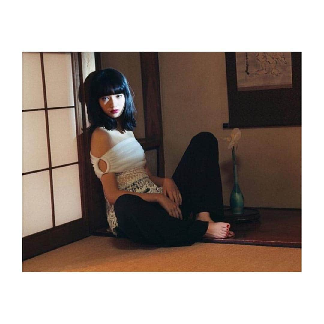 小松菜奈さんのインスタグラム写真 - (小松菜奈Instagram)「👩🏻」5月18日 11時49分 - konichan7