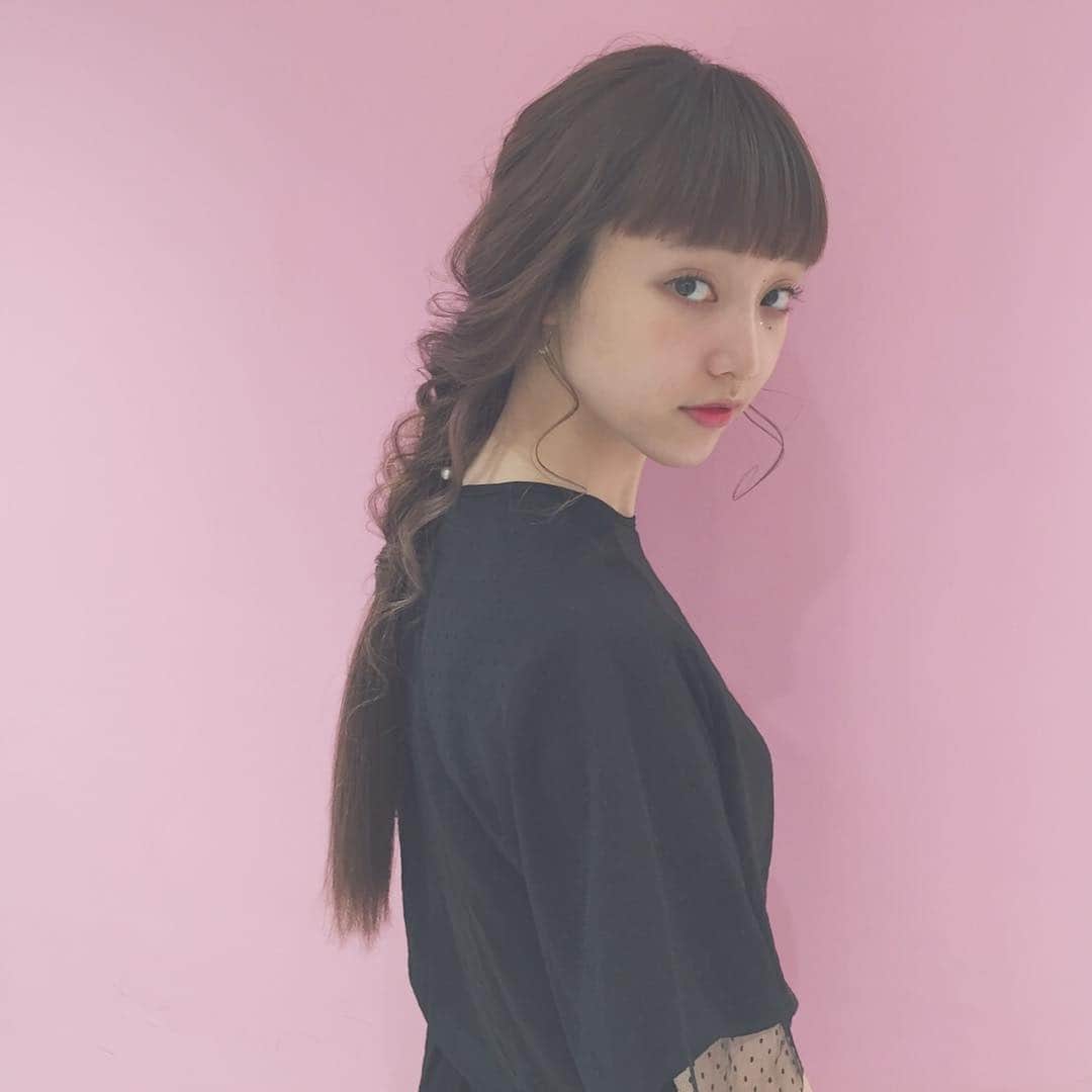 山田愛奈さんのインスタグラム写真 - (山田愛奈Instagram)「.  2日連続ガッキー☺️💙 今日はアレンジをしてもらいました❣️ .  これからお出かけなので 可愛いヘア助かりました😫🌟」5月19日 18時02分 - aina_yama