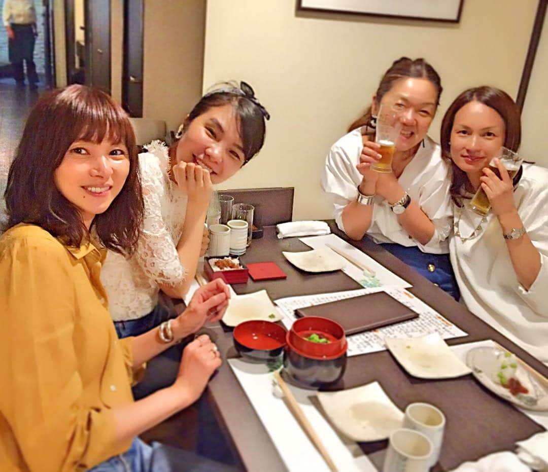 森下紀子さんのインスタグラム写真 - (森下紀子Instagram)「大阪撮影があったので、スタイリストの奥井さんとゆうなちゃん、三上純子ちゃんとご飯。 大阪のスタッフの方達は、気さくで温かくて本当に大好き♡ こうして皆に会えるのも大阪出張の楽しみの１つです。 #いつもありがとう ♡」5月19日 20時22分 - noriko_morishita_
