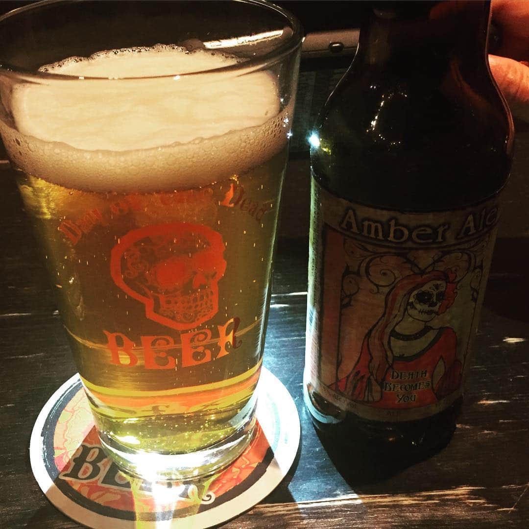 柳下毅一郎さんのインスタグラム写真 - (柳下毅一郎Instagram)「Day of the Dead #beer #beereveryday #nobeernolife #drinking #nodrinknolife #drinkdrunkdrank #shibuya #tokyo #nightlife #death #mexico #craftbeer #goth  #skull #mementomori #cafe #cafebeer #dayofthedead #drinkwithdignity」5月19日 21時36分 - garth_y