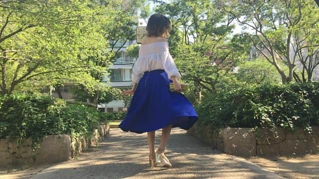 Lune Selectのインスタグラム：「OOTD😉🍭 . 今日もお天気でしたね🙆💕 でも日焼けが心配🙄💦 . オフショルに ブルーのフレアスカート😊💕 . フレアスカートは揺れ感が👍♪ . みなさんこれからは、 熱中症にご注意を！🌞🙈💦 . #LuneSelect#セレクトショップ #BASE#トップ画面から飛べます#ファッション#コーデ #ootd #fashion #アパレル#服#ネットショップ#ネットショッピング#通販#買い物#2016ss」