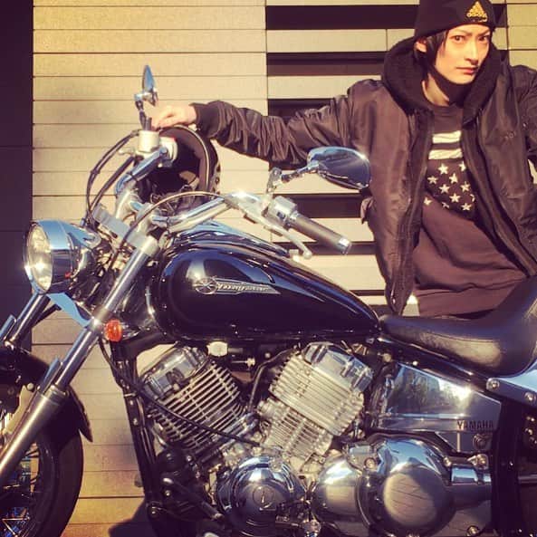 岡崎和寛さんのインスタグラム写真 - (岡崎和寛Instagram)「ちょっと前だけどドラスタとのアナザーショット🐝It's fun to ride a motorcycle #dragstar#バイク#アメリカン#ツーリング」5月20日 15時37分 - kazuhiro_okazaki