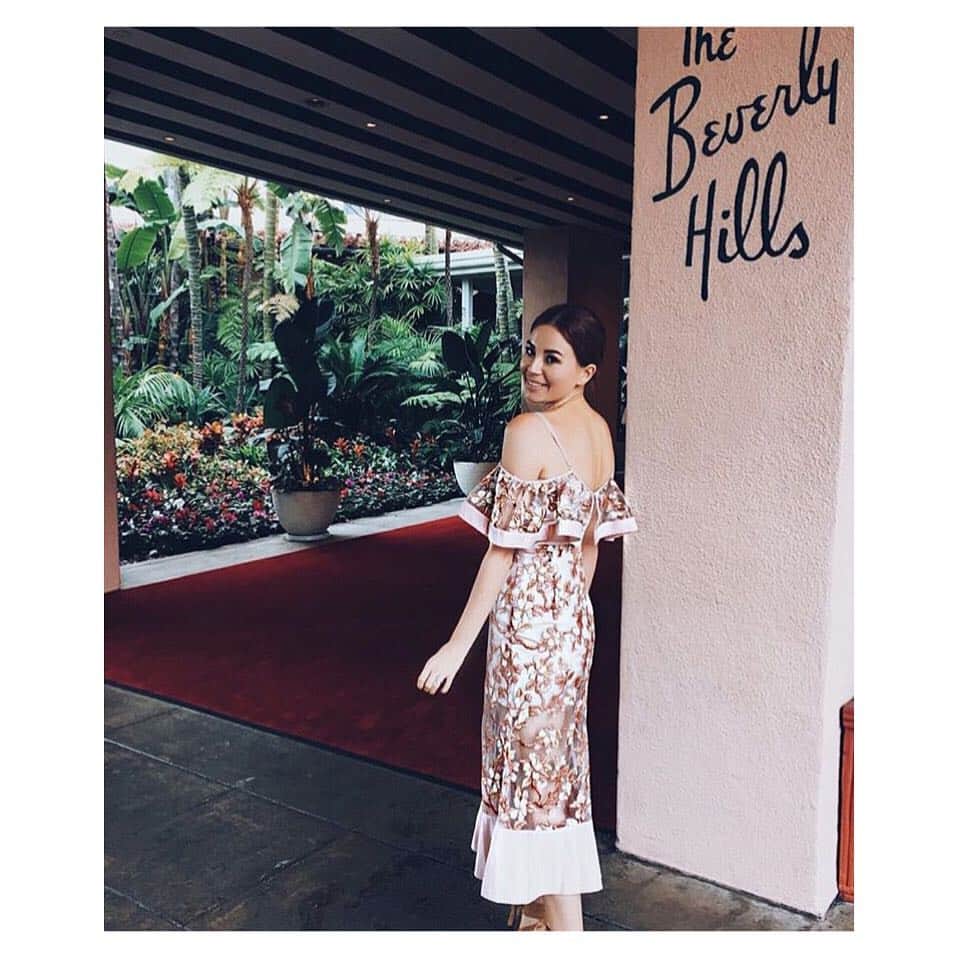 のインスタグラム：「Beautiful @vettyking in @alicemccallptyltd Crystalised dress 😍😍😍 available at Vesmasina.com #alicemccall #ootd #wiwt #wiw #stylediaries #fashion #dresses #florals #style #outfit #outfitpost」
