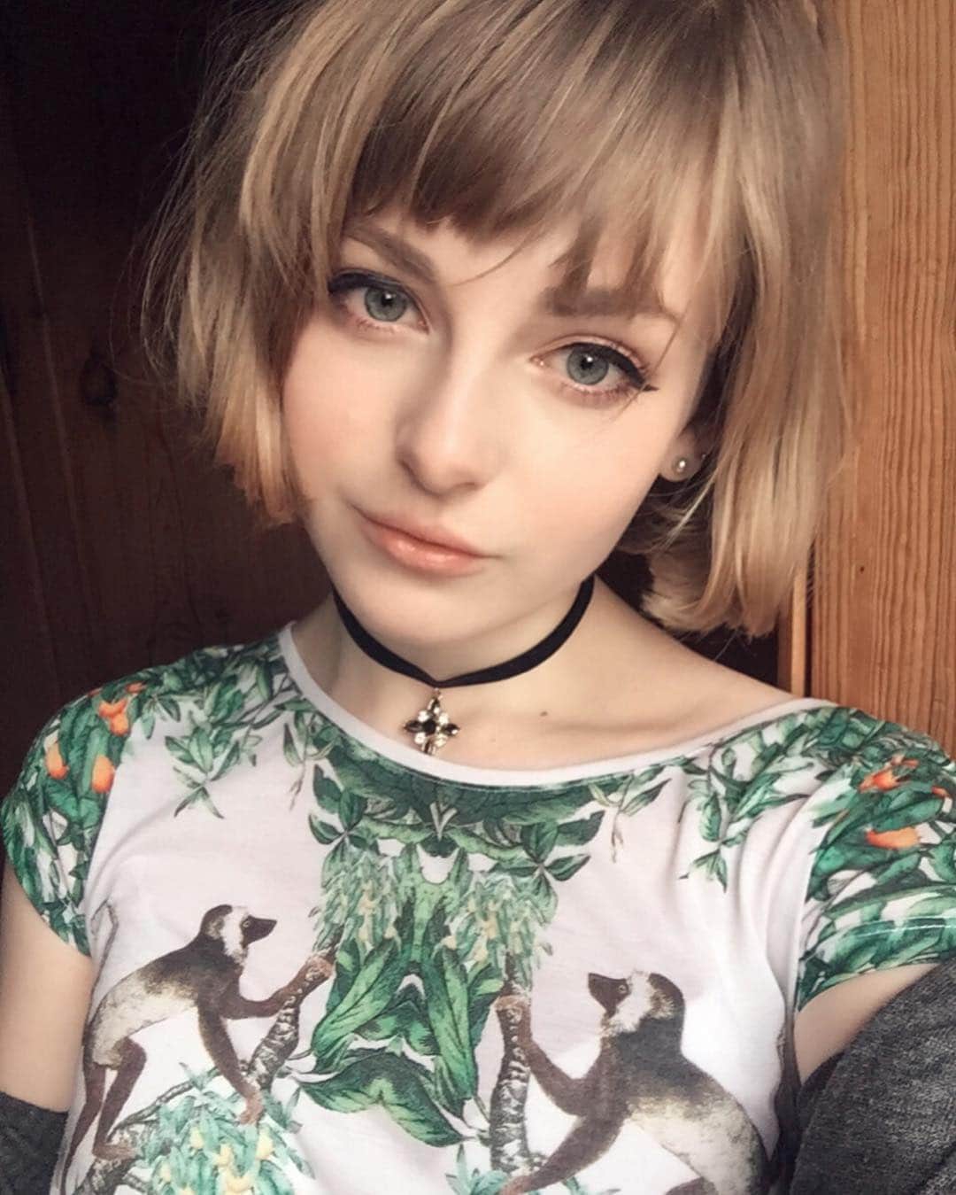 Ella Freyaのインスタグラム：「Look so tumblr but ohwell :)」
