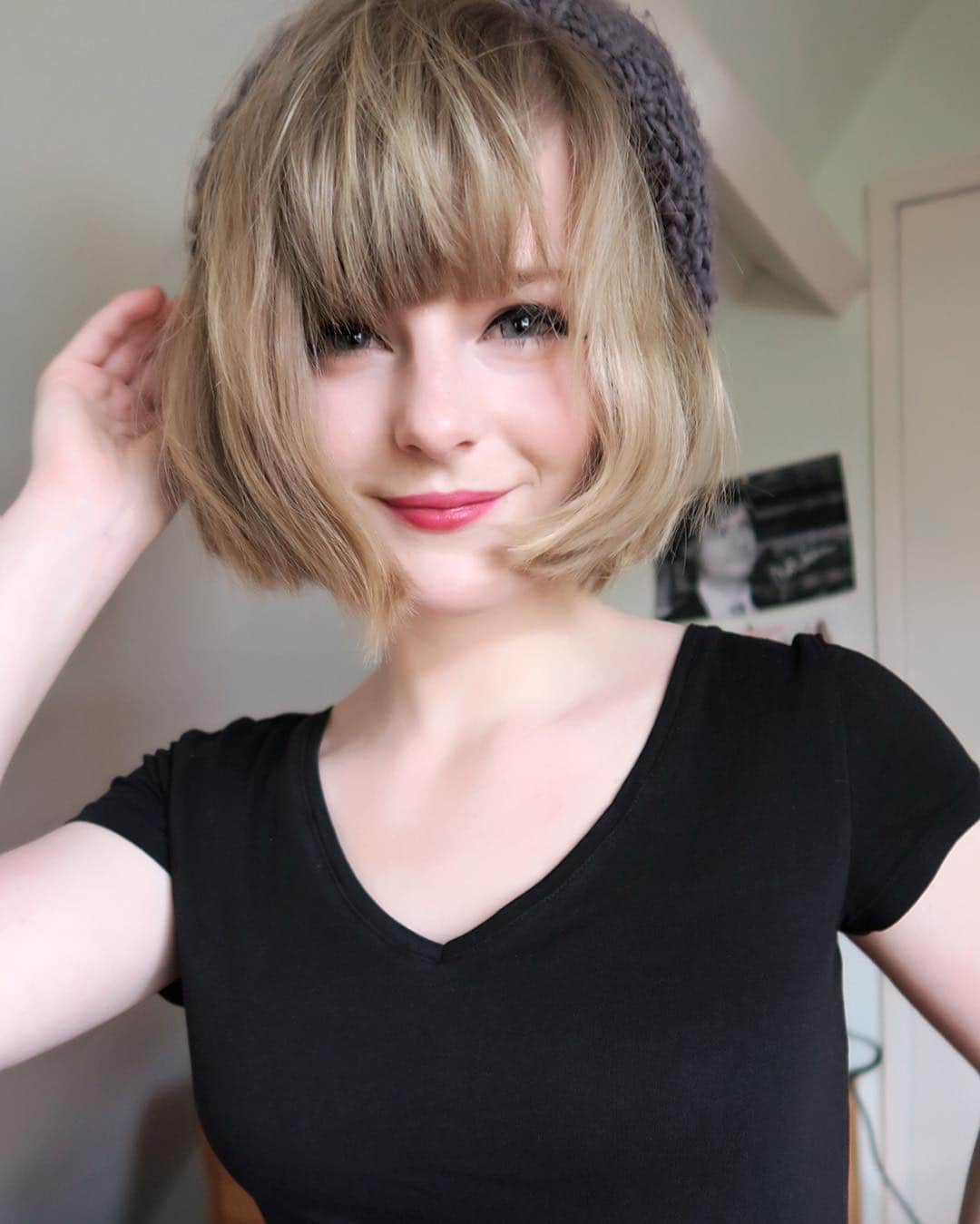 Ella Freyaのインスタグラム：「I know the lenses look too unnatural but I like unnatural anyway 😜」
