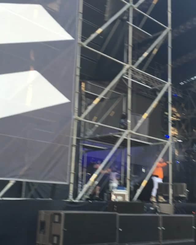 Lisaのインスタグラム：「. やっとみれた生DVBBS😂 . パフォーマンスが神😂💋笑 alexイケメンすぎました😂😂😂💗💗🙏 大満足🙏🙏👻 #DVBBS#最高#alex#イケメン#wiredmusicfestival #fes#happy#EDM#かっこよすぎ #instadaily #instasize#instapic#instamag #instalike#like4like」