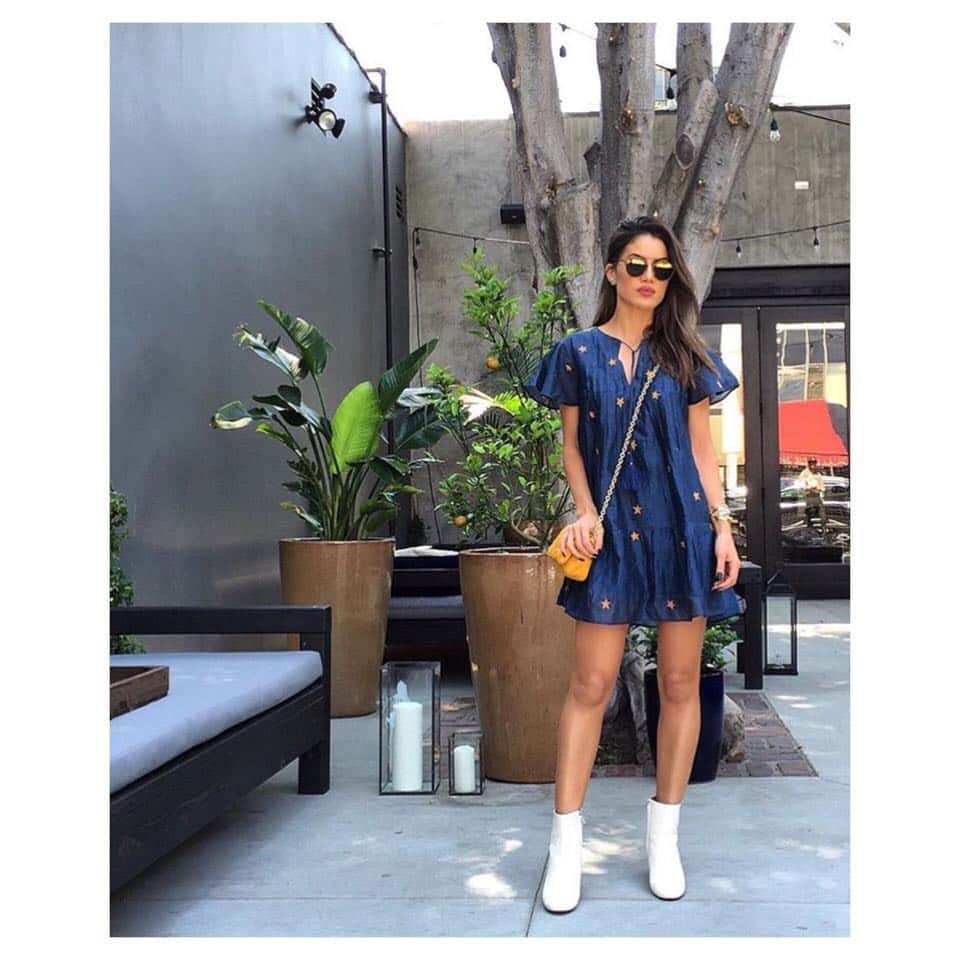 Vesmasinaのインスタグラム：「Beautiful @camilacoelho taking it easy in @tularosalabel Carson dress 🌟😍 check out our new arrivals on vesmasina.com #ootd #wiw #wiwt #stylediaries #streetstyle #style #fashion #outfit #outfitpost #fashiondiaries #dubai #dxb」