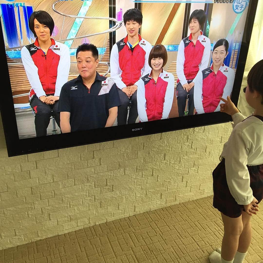 菅山かおるのインスタグラム：「みなさんお疲れ様でした🍀 子供達も日本チャチャチャってテレビの前で応援してました✌️ #リオデジャネイロ #オリンピック #おめでとう」