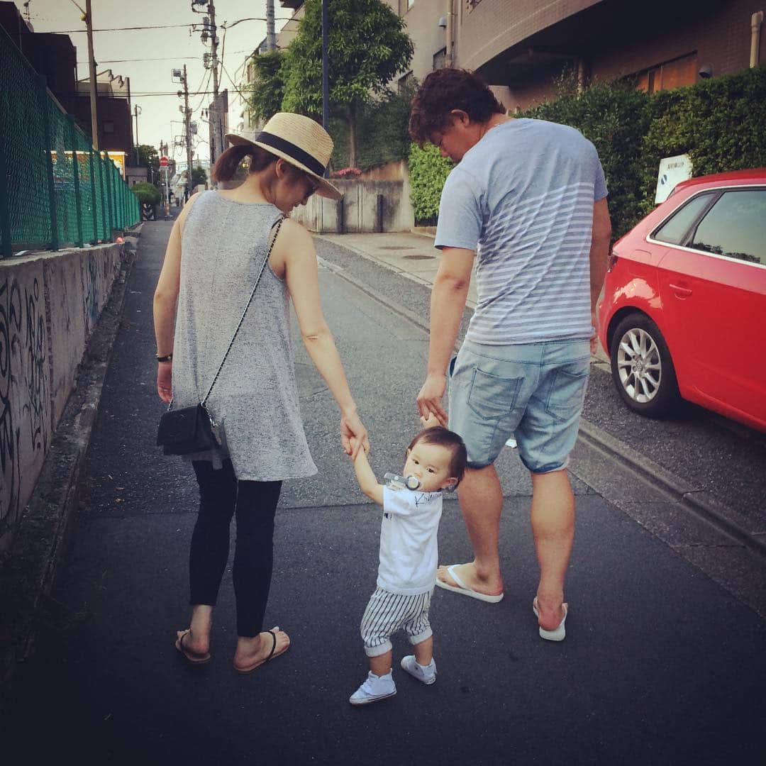 加織のインスタグラム：「👨‍👩‍👧💋💋💋 #family #love」