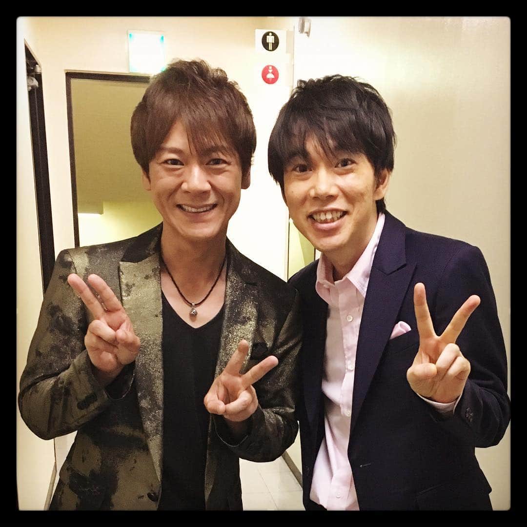 北山陽一のインスタグラム：「快く写真におさまってくれました！  お互いに、スタッフの方の「北山さん」に過剰反応しては、顔を見合わせて苦笑しあってましたw  柔らかい方ですなあ。  #うたコン」