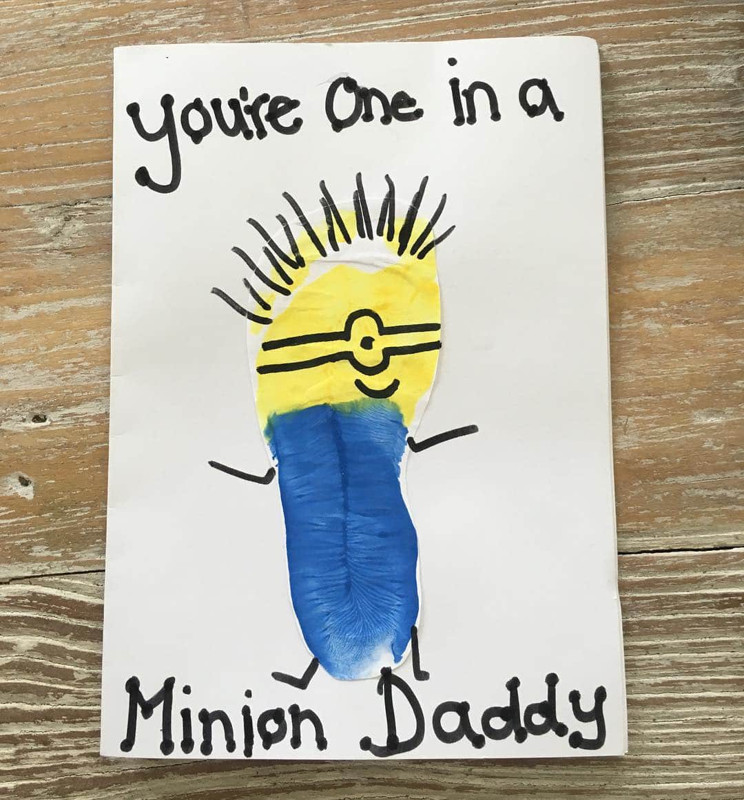 ジャック・コークのインスタグラム：「Love my Foot minion card for Father's Day 😂」