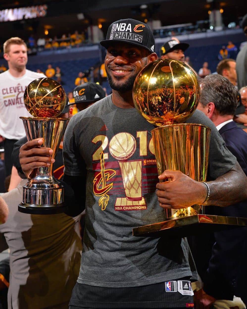 アンドレイ・ラズキンのインスタグラム：「KING JAMES💍👑」