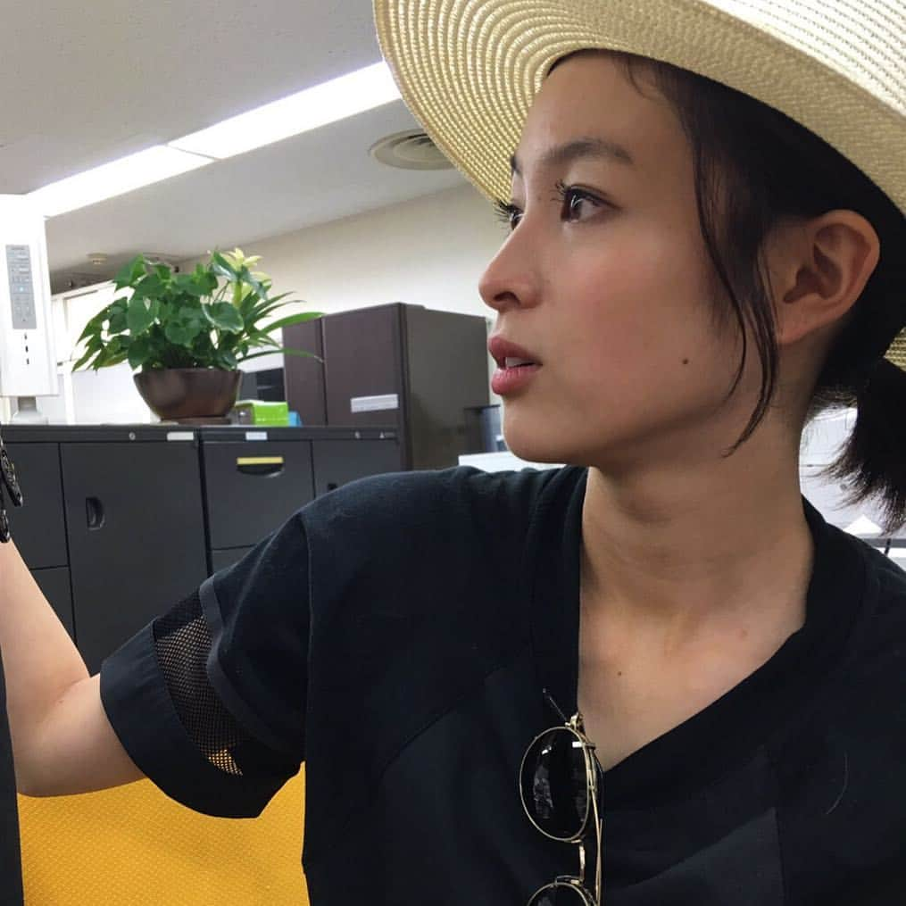 清野菜名さんのインスタグラム写真 - (清野菜名Instagram)「この後まかない荘最終回です。 最後まで見てくださったみなさん、ありがとうございました。最後の最後まで楽しいまかない荘です。 ぜひご覧ください。 愛知県、三重県、岐阜県のみなさん、よろしくお願いします！(￣ー￣)東京ではテレビ神奈川水曜日です。 #まかない荘」6月21日 0時04分 - seinonana