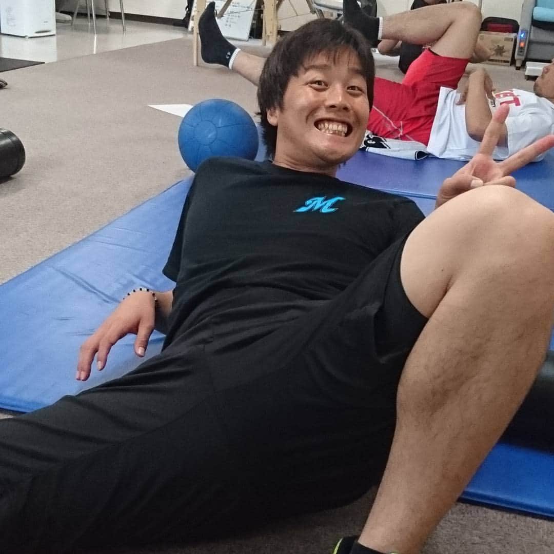 荻野貴司のインスタグラム：「いぇいいぇい。」