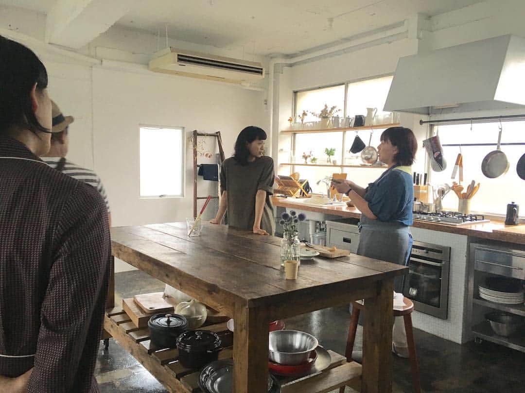 のインスタグラム：「お腹が空くような、新しい企画にチャレンジしてます🍳  詳細は、また後日♡」