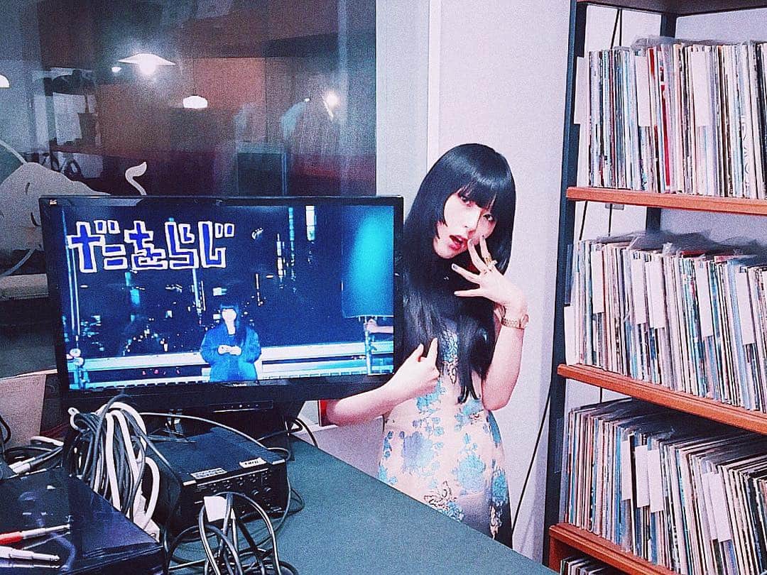 DAOKOさんのインスタグラム写真 - (DAOKOInstagram)「MY RADIO START💙  #DAOKO」6月23日 0時01分 - daoko_official
