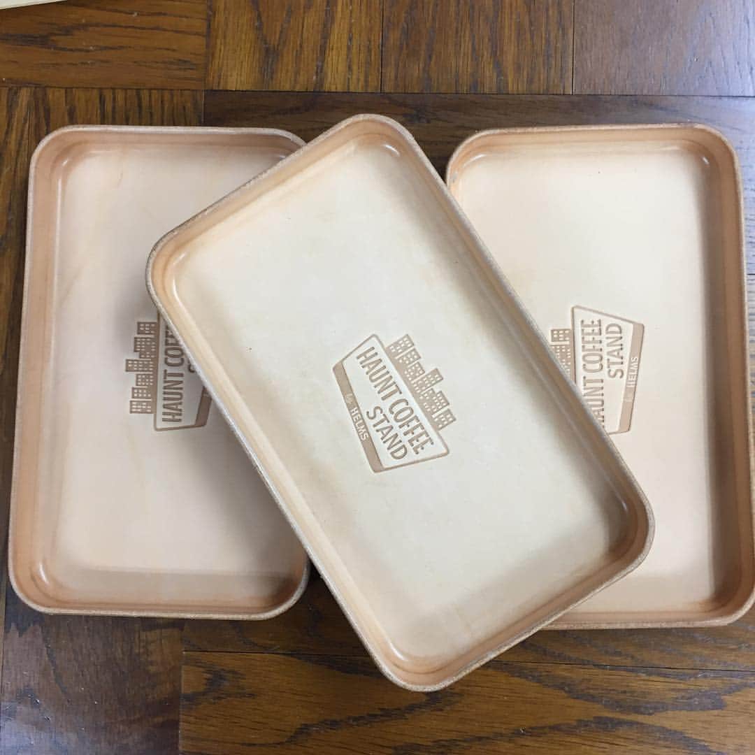 Heritage Leather Co. のインスタグラム：「#Hauntcoffeestand #heritageleatherco #leathertray#madeinlosangeles」
